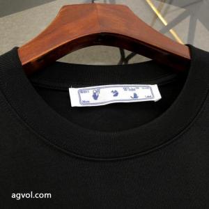 Off-White半袖Tシャツ即完売大人の余裕が漂うコピー ブランド 通販