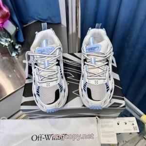 スニーカー偽 ブランドOff-Whiteホリデー限定 絶大な人気を誇る 楽しめる1着..