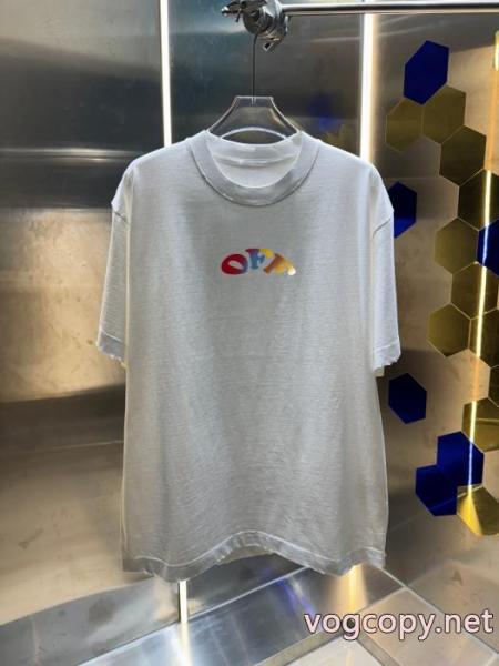 Off-White激レアモデル 大人のオシャレに この2026最強のアイテムコピー ブランド 通販半袖Tシャツ 4